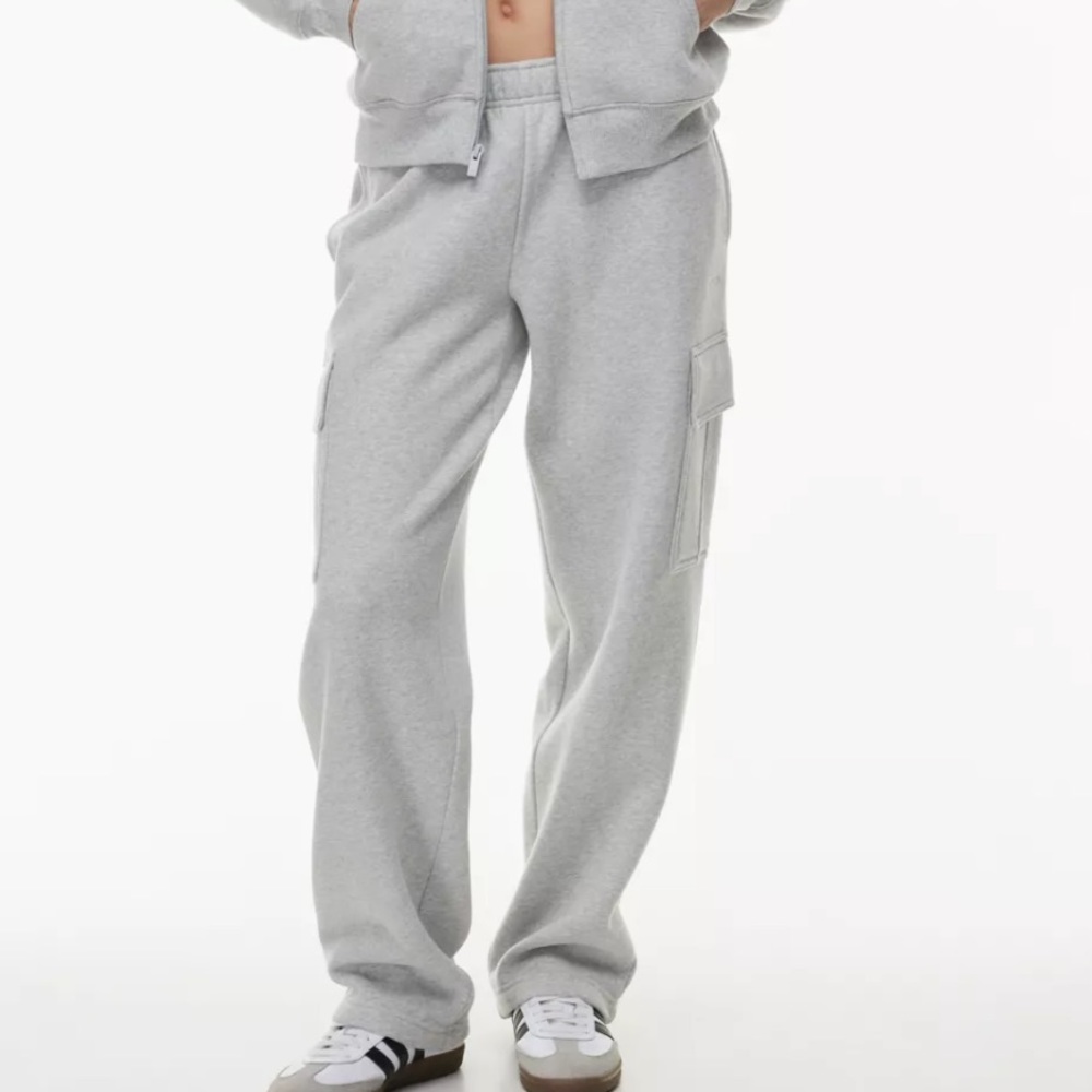 NWT Aritzia color heather chrome Cozy Fleece Mega Cargo™ Sweatpant